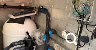 LOCAL TECHNIQUE PISCINE